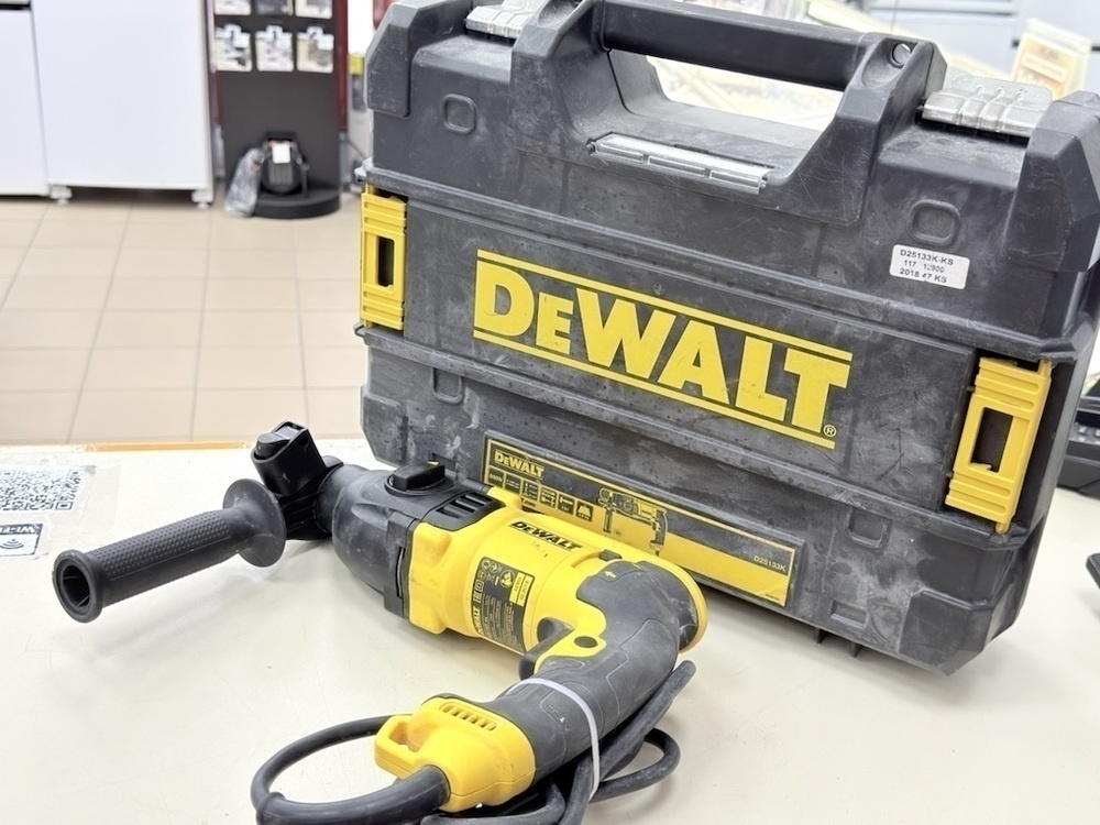 Перфоратор Dewalt D25103K