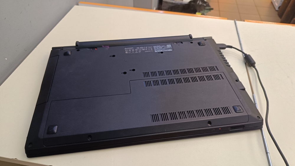 Ноутбук Lenovo; A4-6210, Radeon R3 series, 6 Гб, Нет, 320 Гб