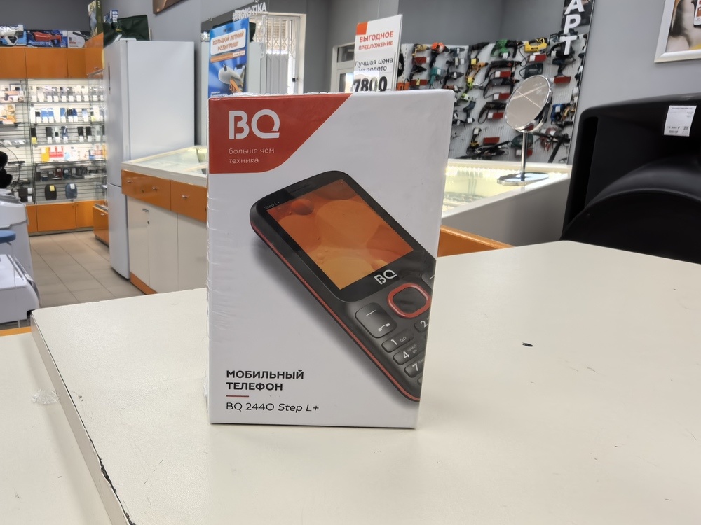 Мобильный телефон BQ 2440