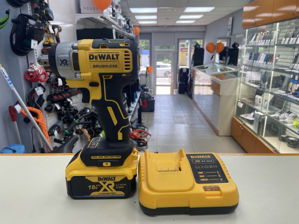 Гайковерт Dewalt 18V