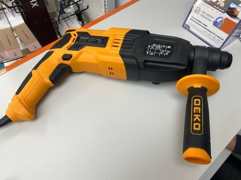 Перфоратор Deko DKH850W