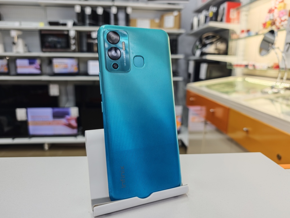 Смартфон Infinix HOT 12 PLAY 4/64