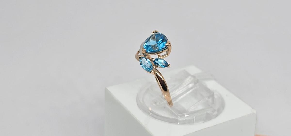 КОЛЬЦО С КАМНЯМИ (Au 585)