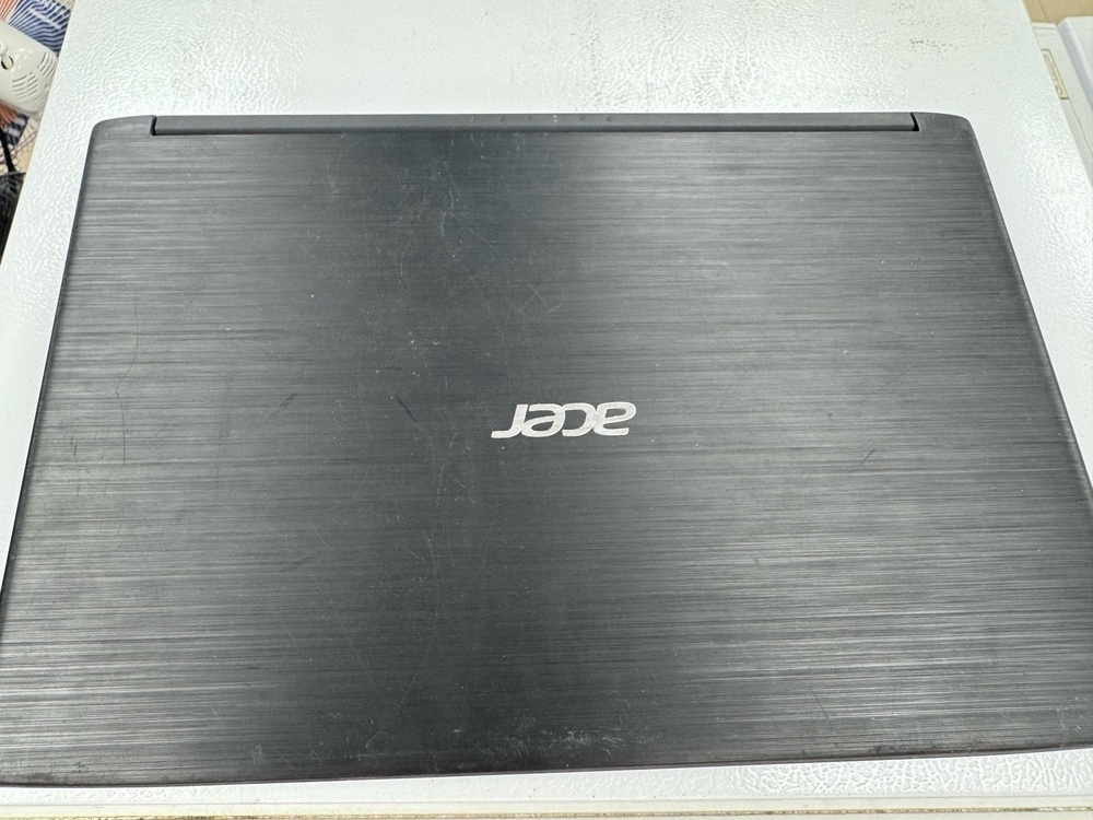 Ноутбук Acer; Core i5-7200U, Intel HD Graphics 620, 4 Гб, 480 Гб, Нет