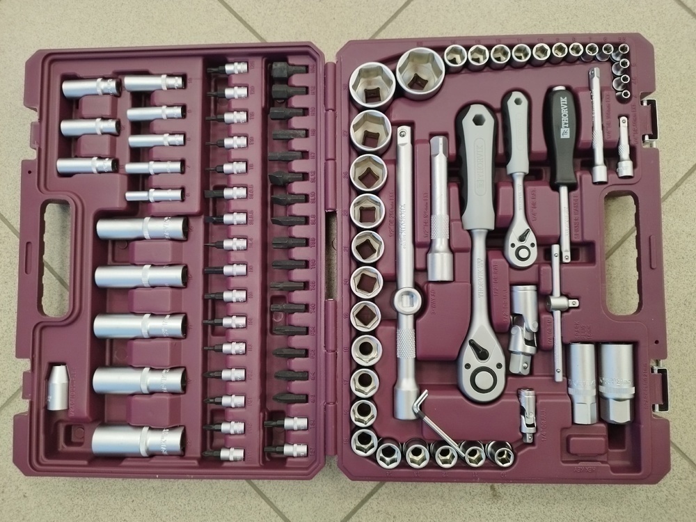 Набор инструментов Thorvik UTS0094