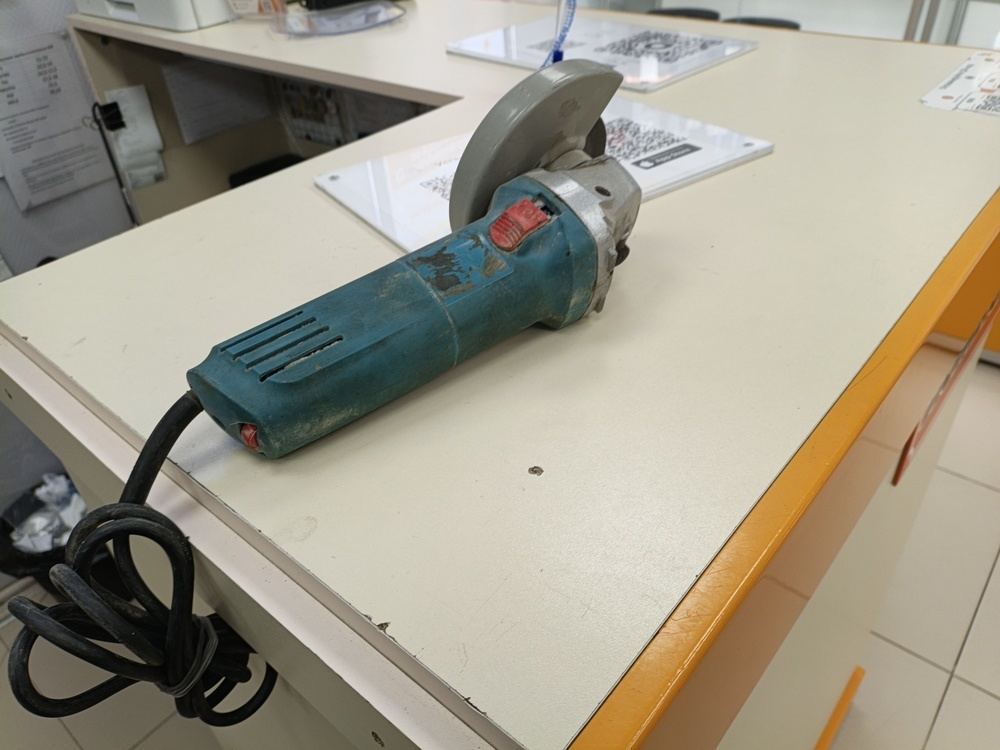 Угловая шлифмашина Angle Grinder AG-125;