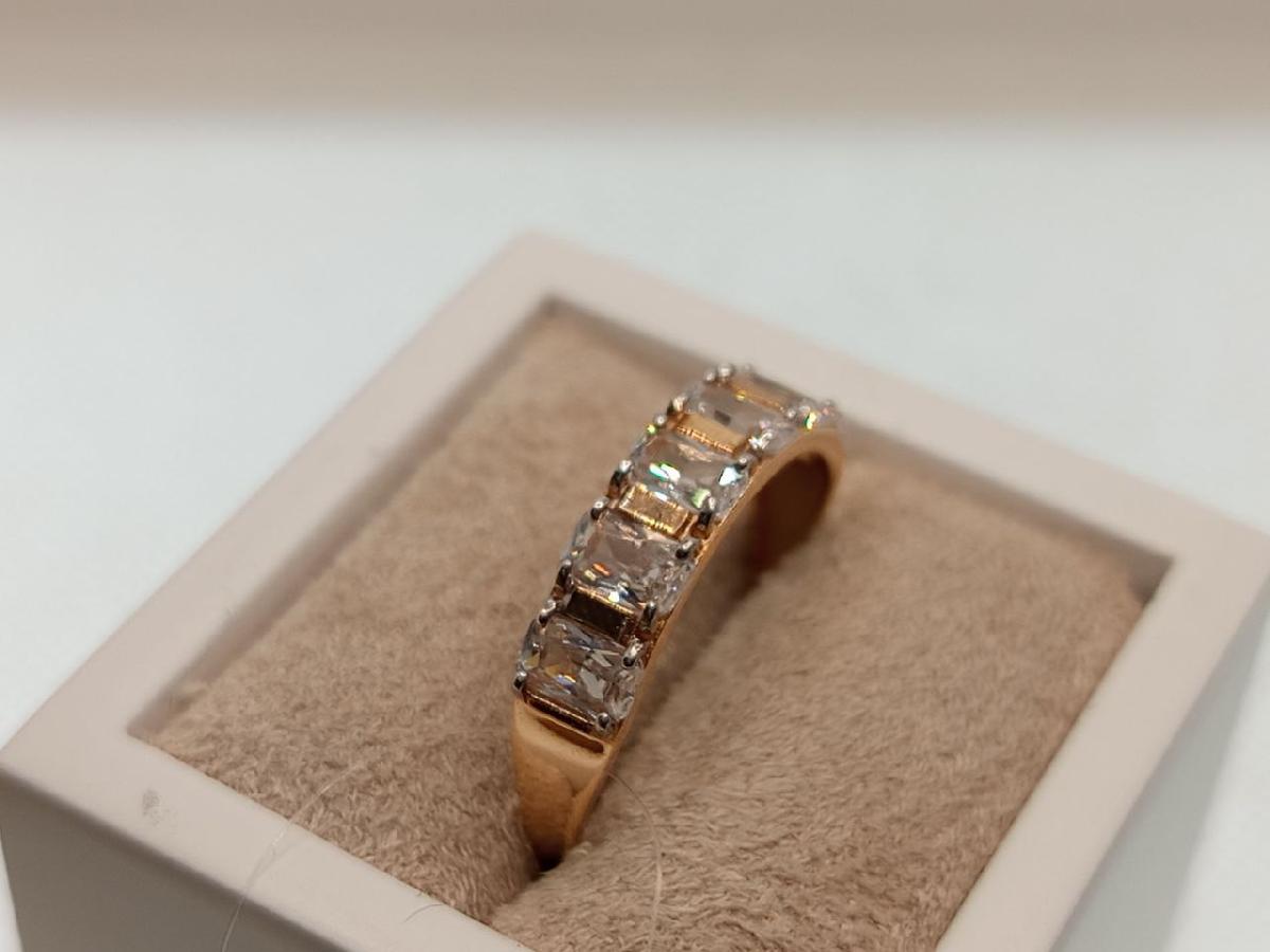 КОЛЬЦО С КАМНЯМИ (Au 585)