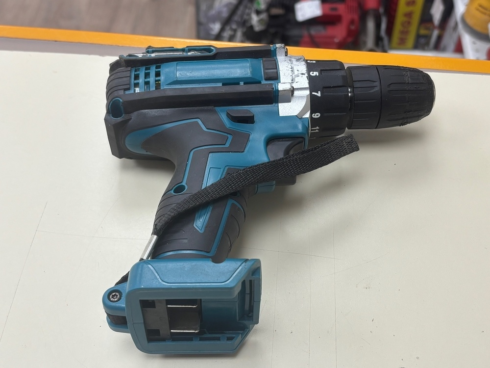 Шуруповерт Makita NoName