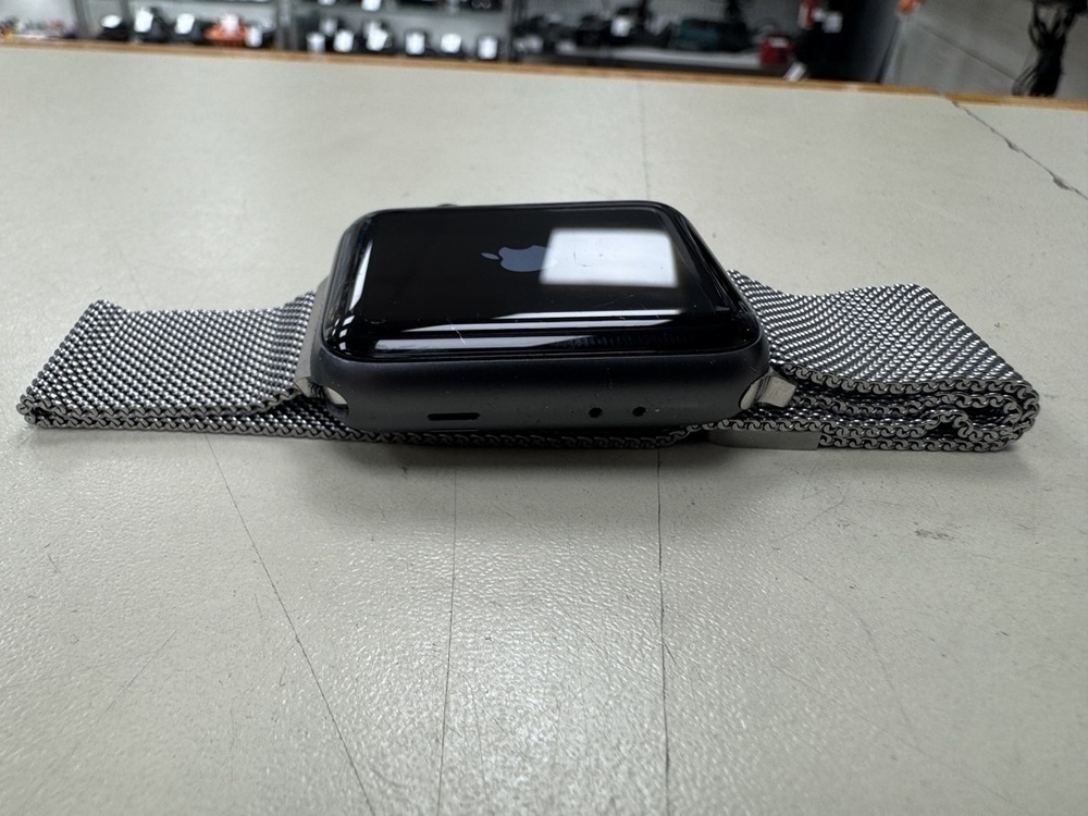 Смарт-часы Apple Watch Series 3 42 мм
