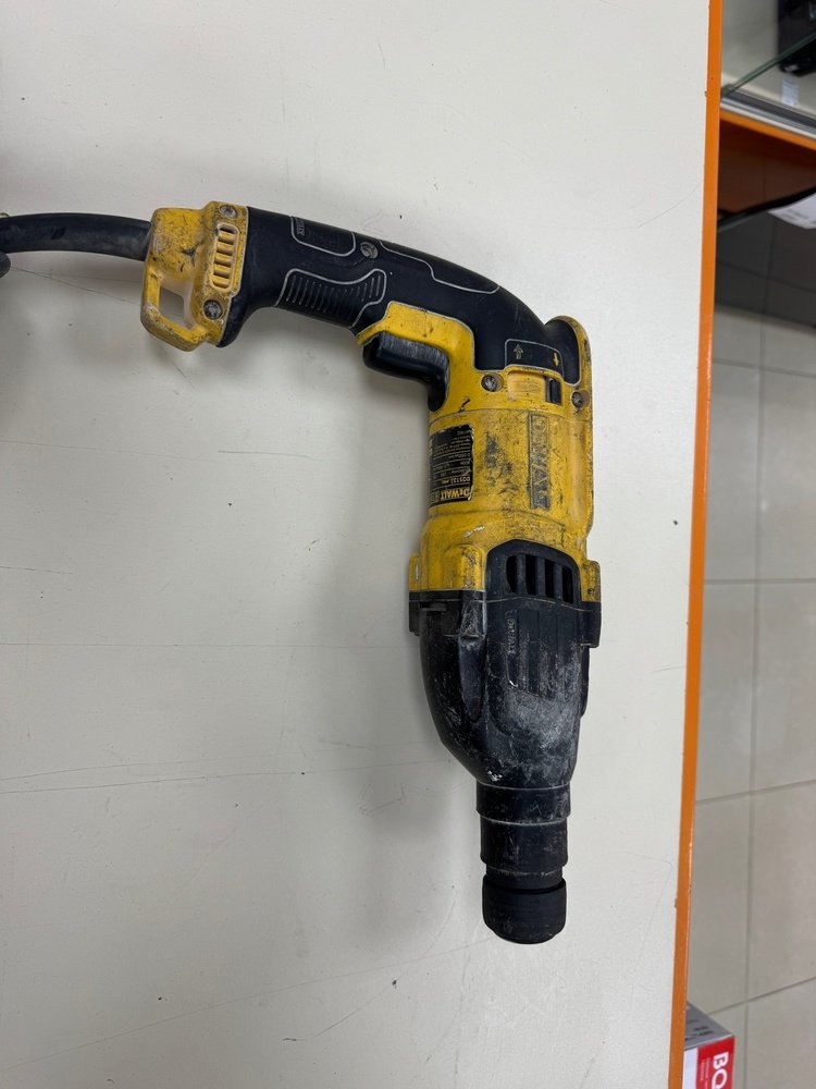 Перфоратор Dewalt D25133