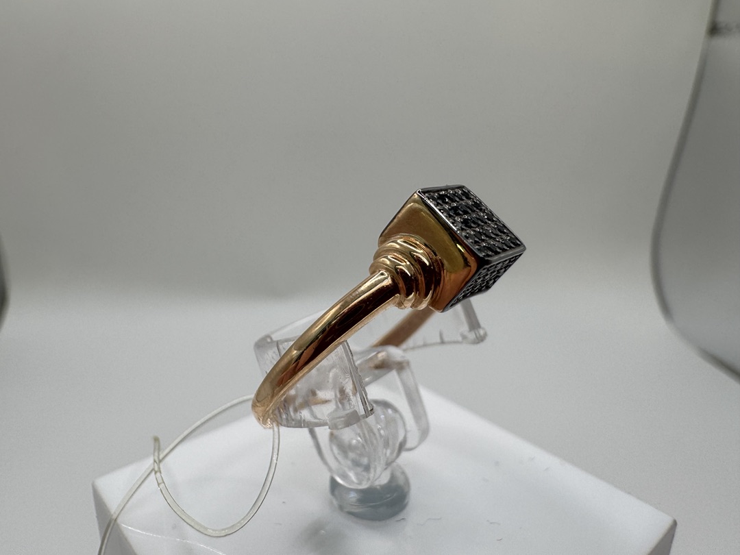 Кч4806 КОЛЬЦО С КАМНЯМИ (Au 585)