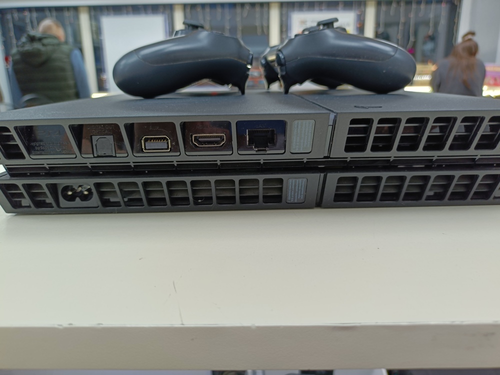 Игровая приставка PlayStation 4 1Tb