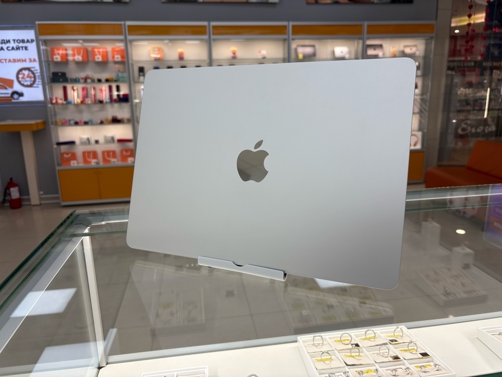 Ноутбук Apple MacBookAir 13 дюймов M2 A2681 (2022)