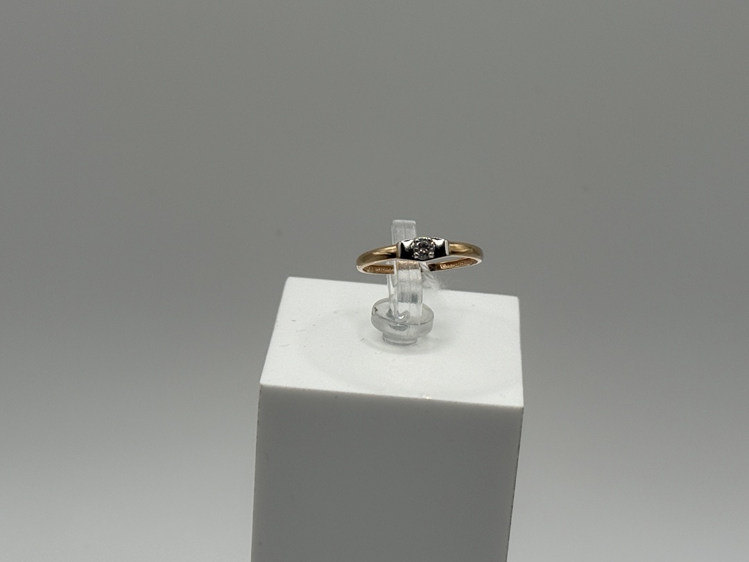 КОЛКМ585 КОЛЬЦО С КАМНЕМ (Au 585)