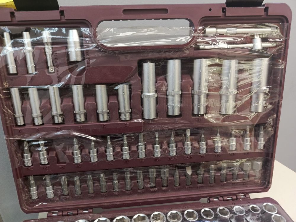 Набор инструментов Thorvik UTS0108