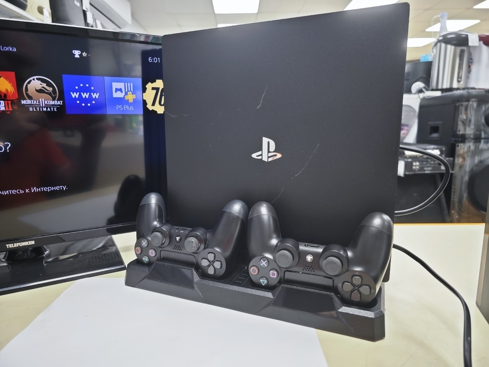Игровая приставка PlayStation 4 Pro 1Tb
