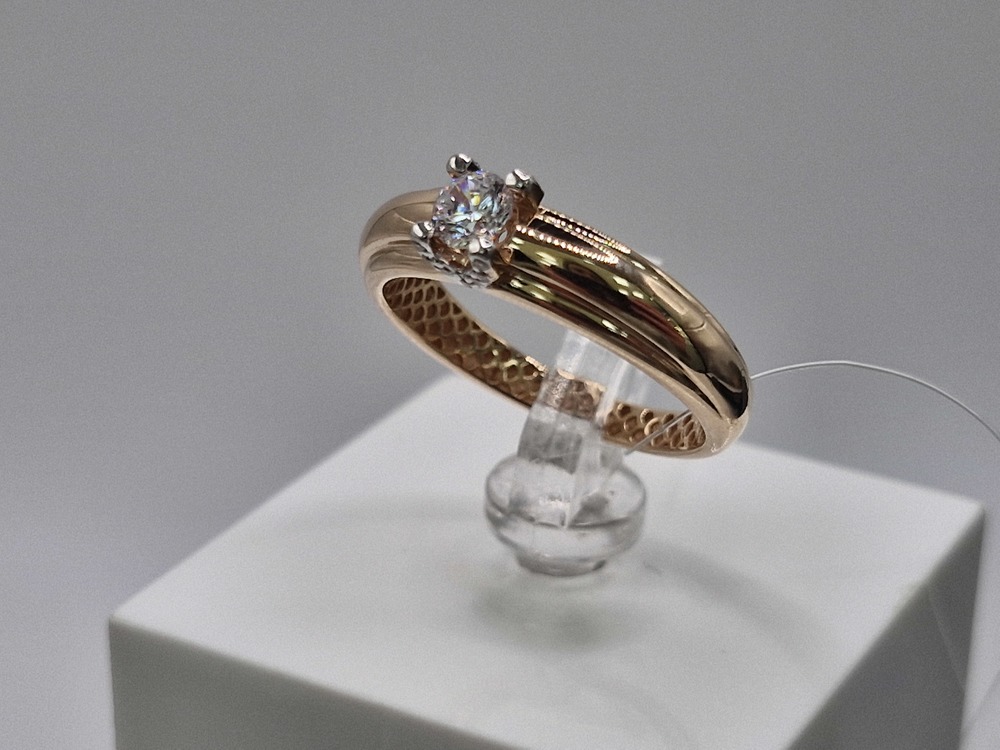 КОЛЬЦО С КАМНЯМИ (Au 585)