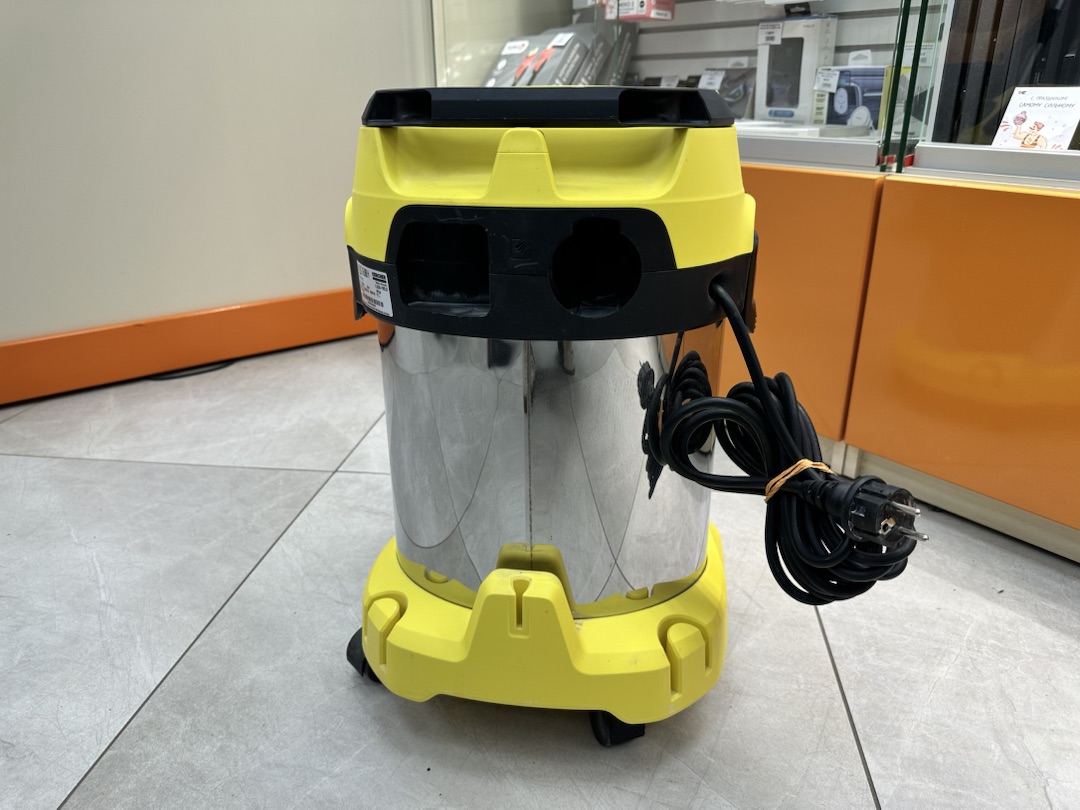 Пылесос Karcher WD 3;
