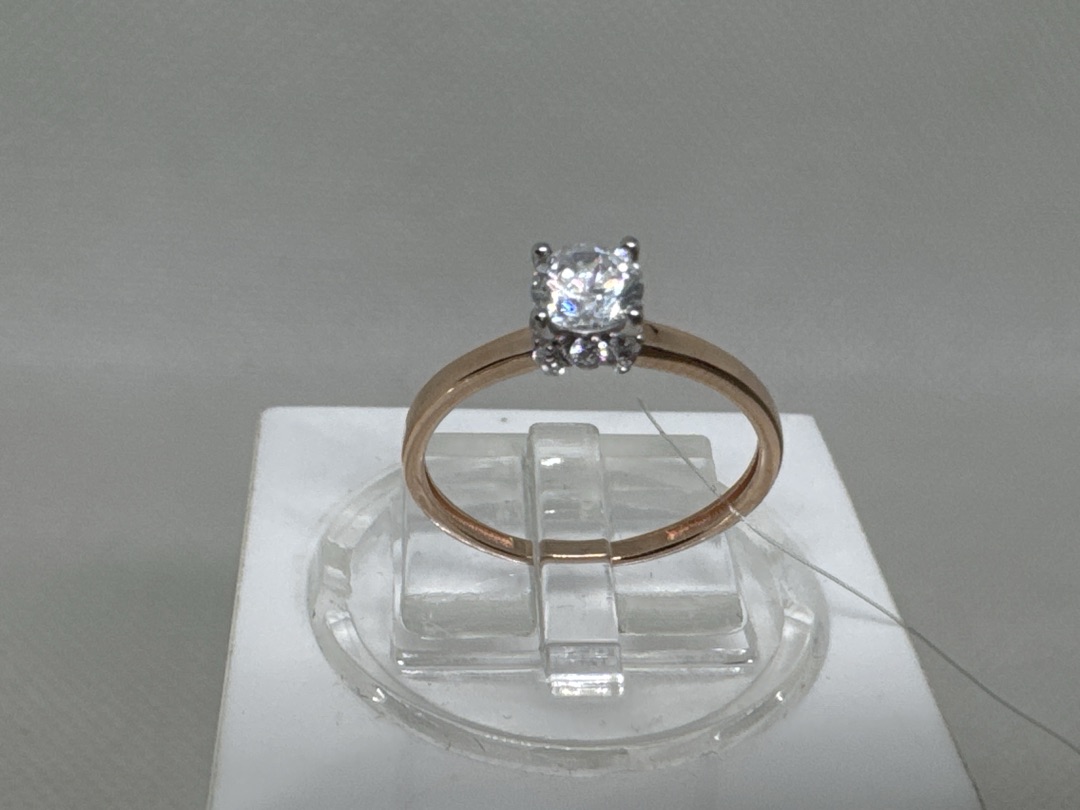 КОЛЬЦО С КАМНЯМИ (Au 585)