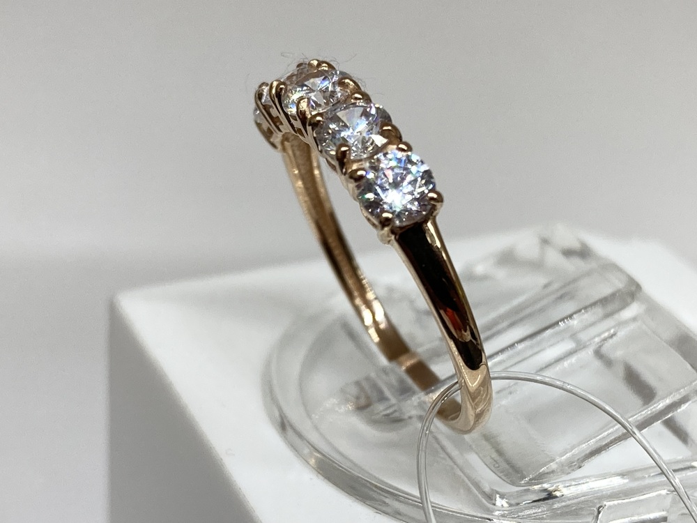 КОЛЬЦО С КАМНЯМИ (Au 585)