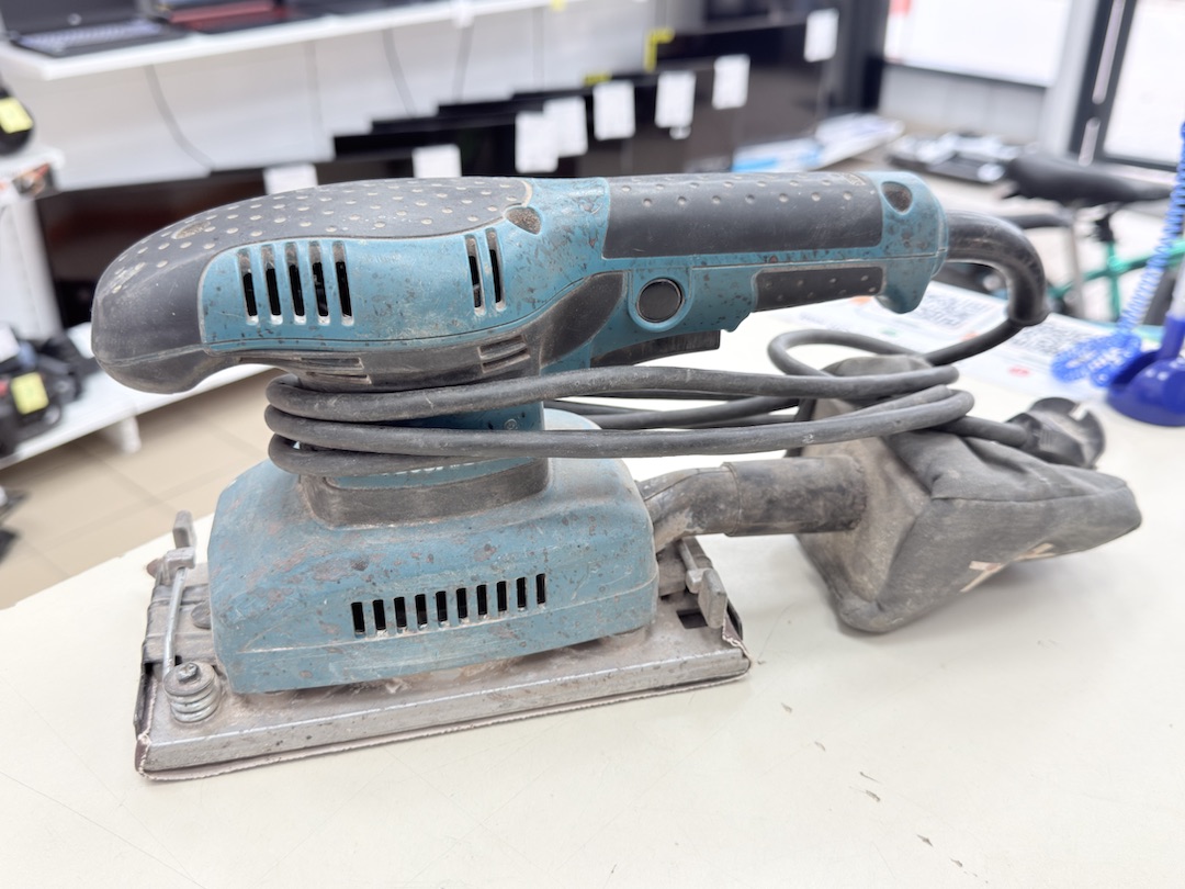 Шлифовальная машина Makita BO3710