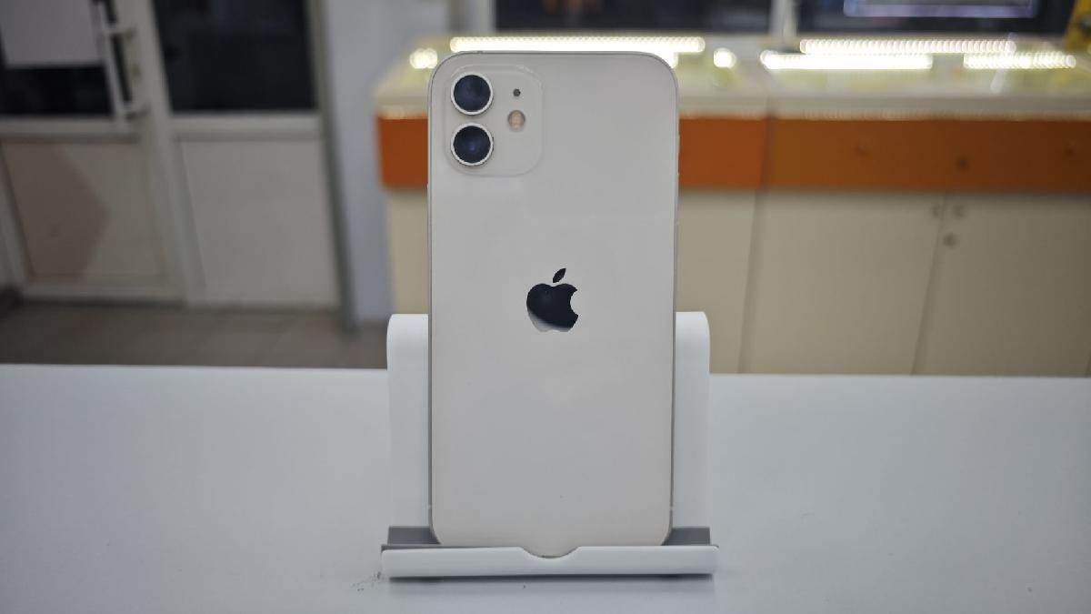 Смартфон Apple iPhone 12 64Gb
