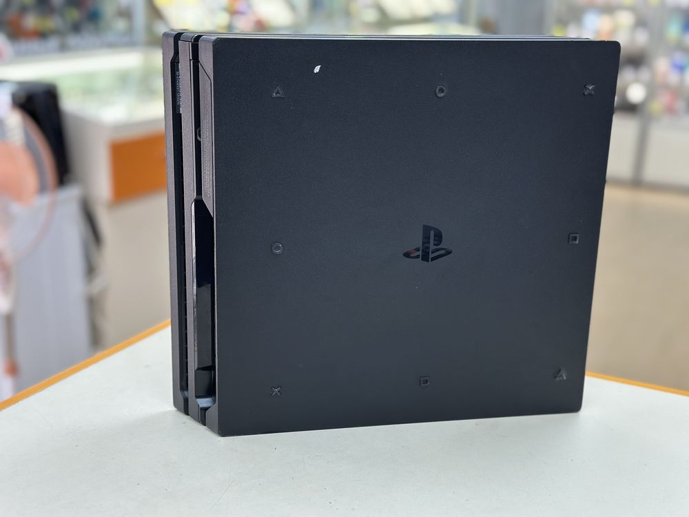 Игровая приставка PlayStation 4 Pro 1Tb