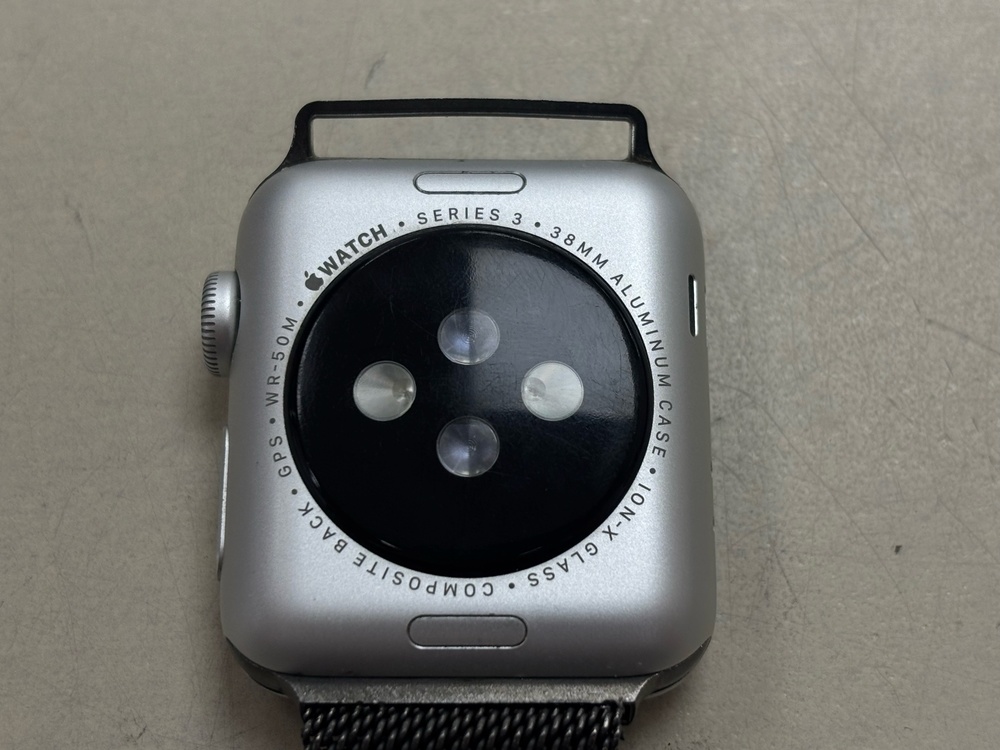 Смарт-часы Apple Watch Series 3 38 мм