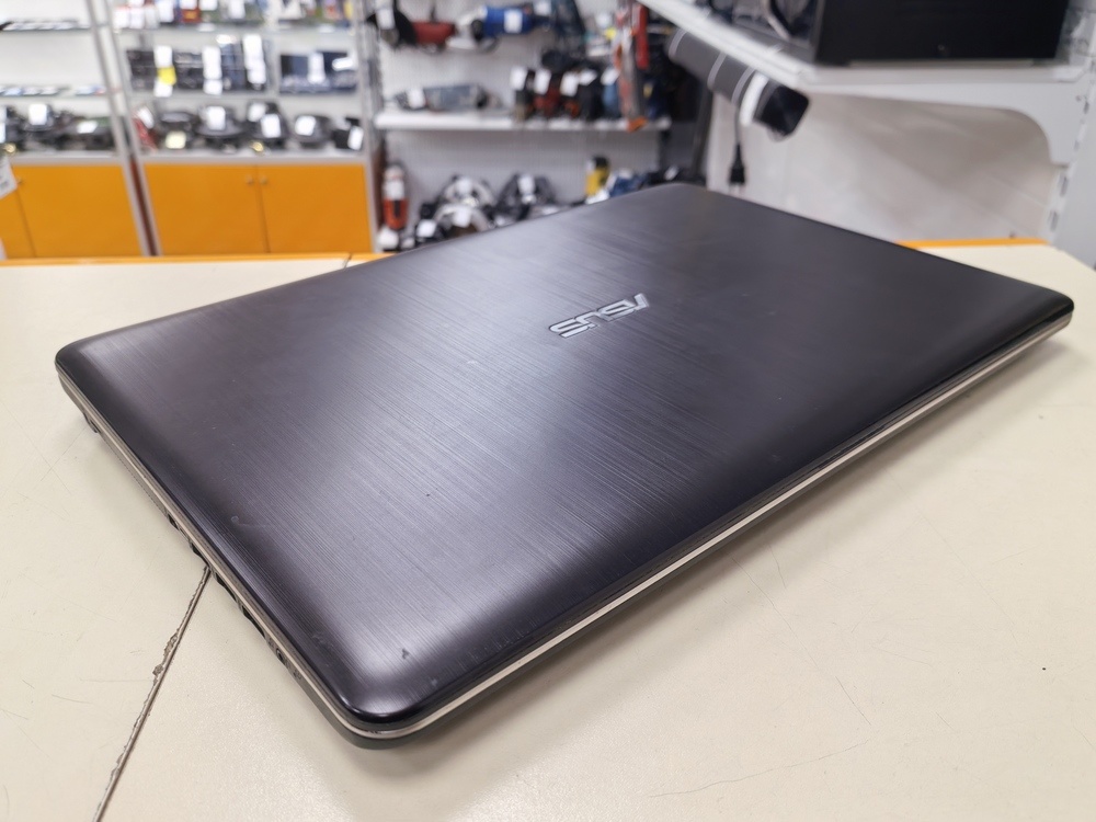 Ноутбук ASUS; Pentium N4200, Intel HD Graphics 505, 4 Гб, 512 GB, Нет