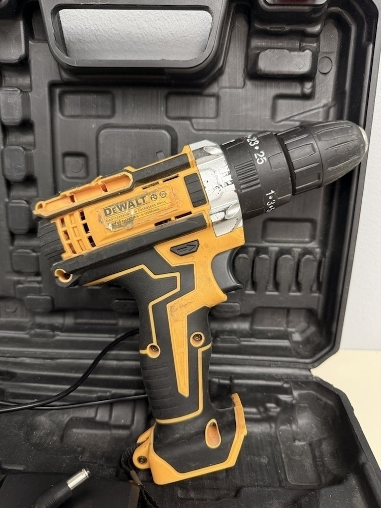 Шуруповерт Dewalt 18V