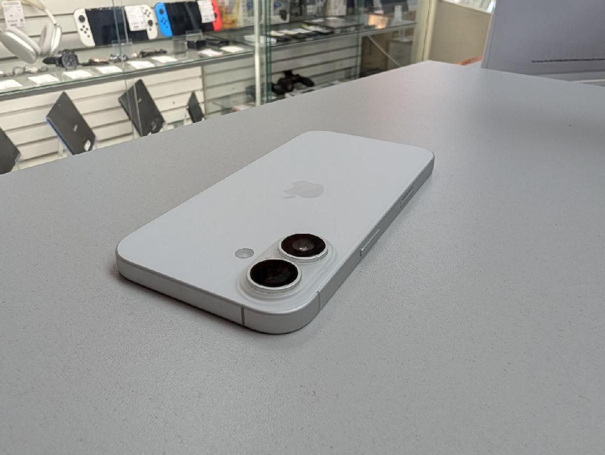 Смартфон Apple Iphone 16 128Gb
