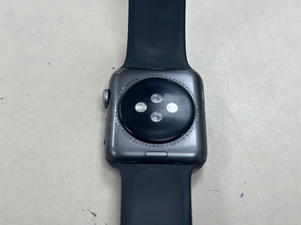 Смарт-часы Apple Watch Series 3 42 мм