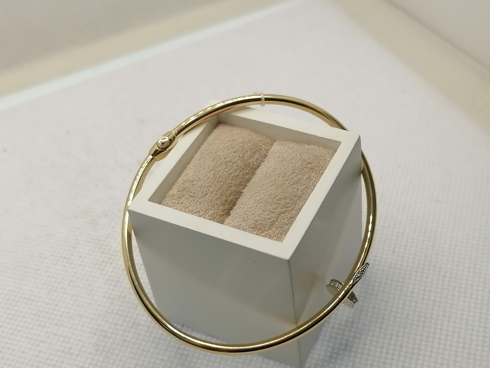 БРАСЛЕТ ЖЕСТКИЙ с камнями (Au 585)