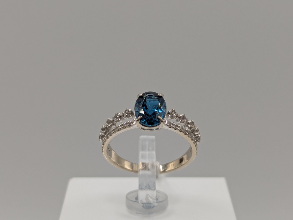 КОЛКМИ585 КОЛЬЦО С КАМНЯМИ (Au 585)