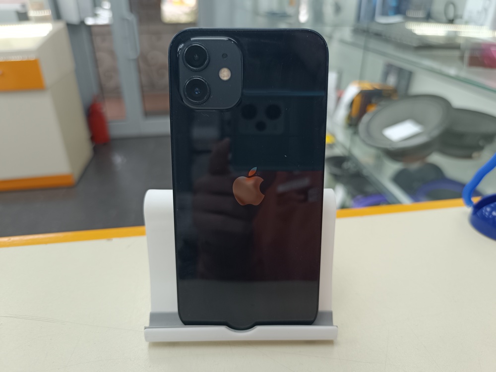 Смартфон Apple iPhone 12 64Gb
