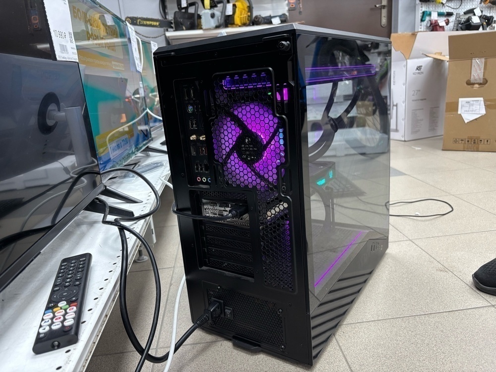 Системный блок Lian Li; Ryzen 7 7800X3D, Geforce RTX 5070, 32 Гб, 1 Tb, Нет
