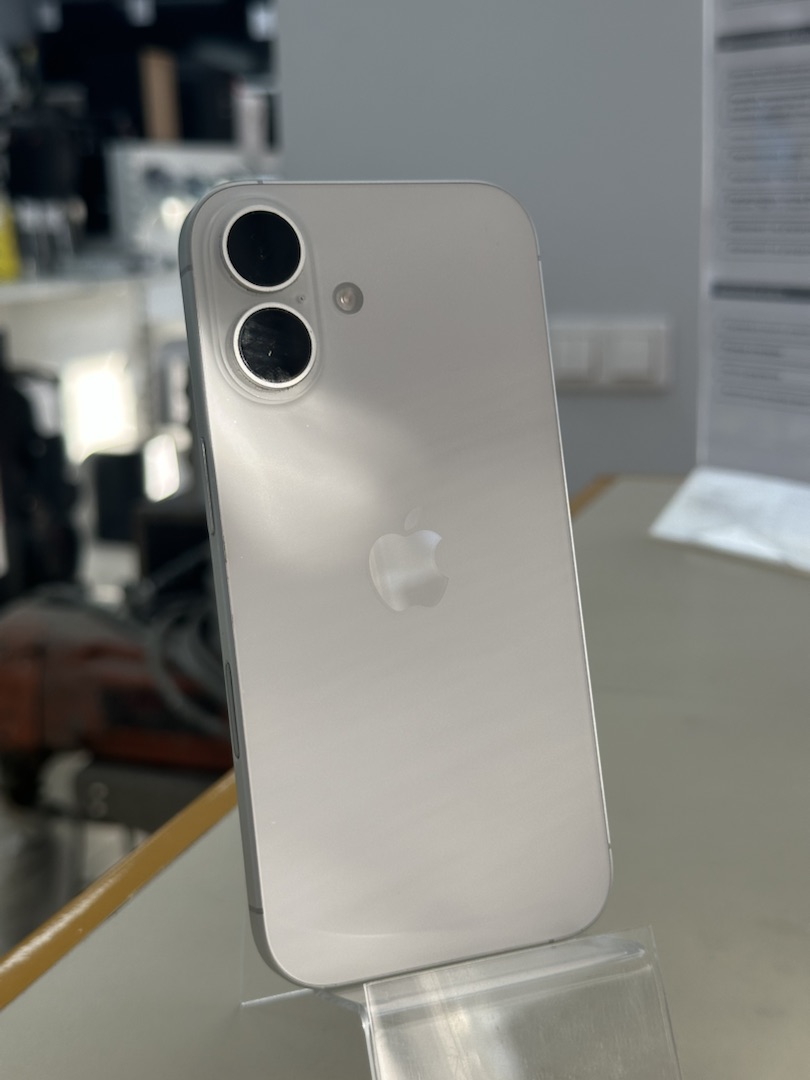Смартфон Apple Iphone 16 256Gb