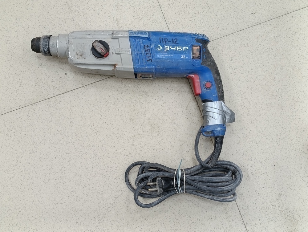 Перфоратор Зубр ЗП-32-1100