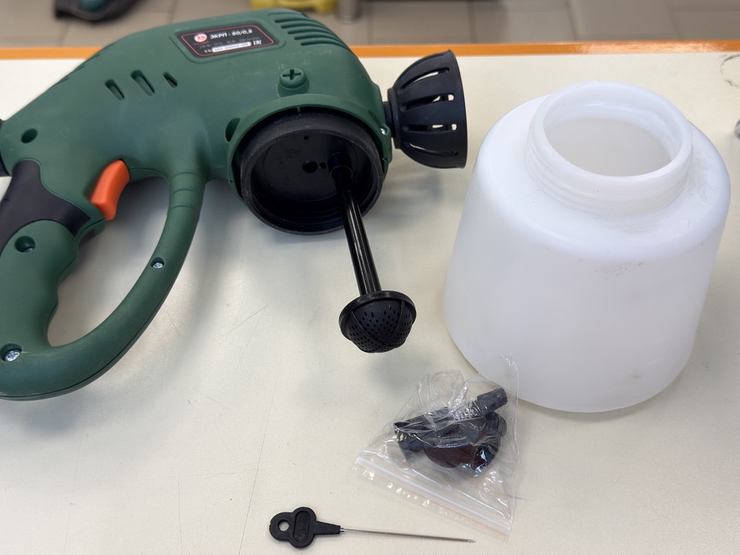 Электрический краскопульт Калибр ЭКРП-80/0.8