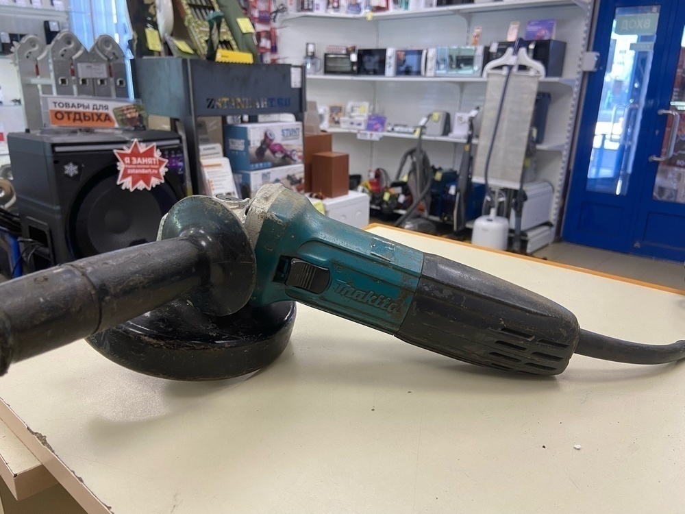 Угловая шлифмашина Makita GA5030