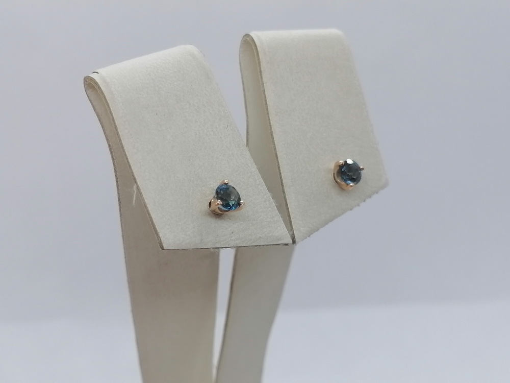 51-322-01692-3 СЕРЬГИ ПУСЕТЫ с камнем (Au 585)