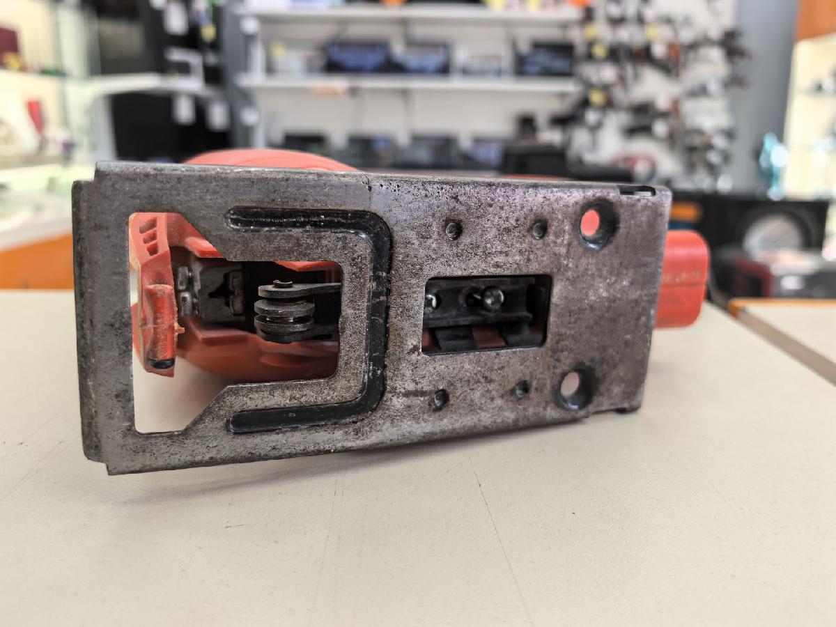 Лобзик Black & Decker KS600E