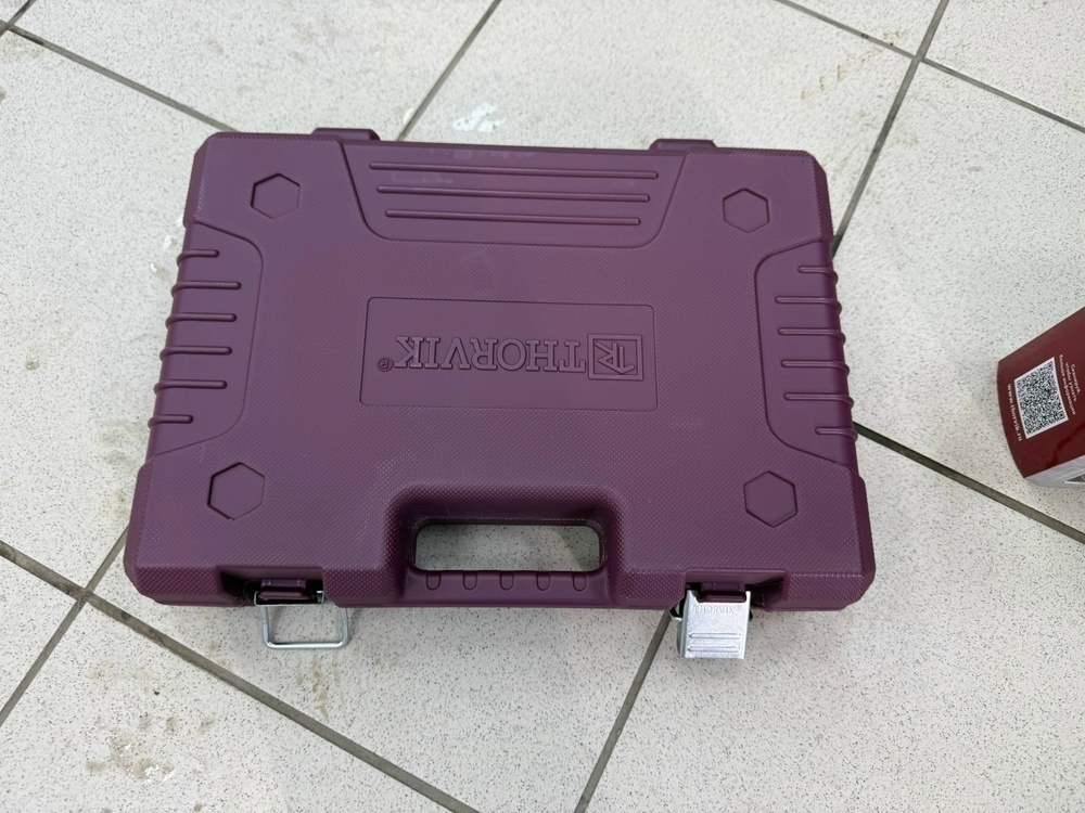 Набор инструментов Thorvik TS082 универсальный 1/4, 1/2 DR