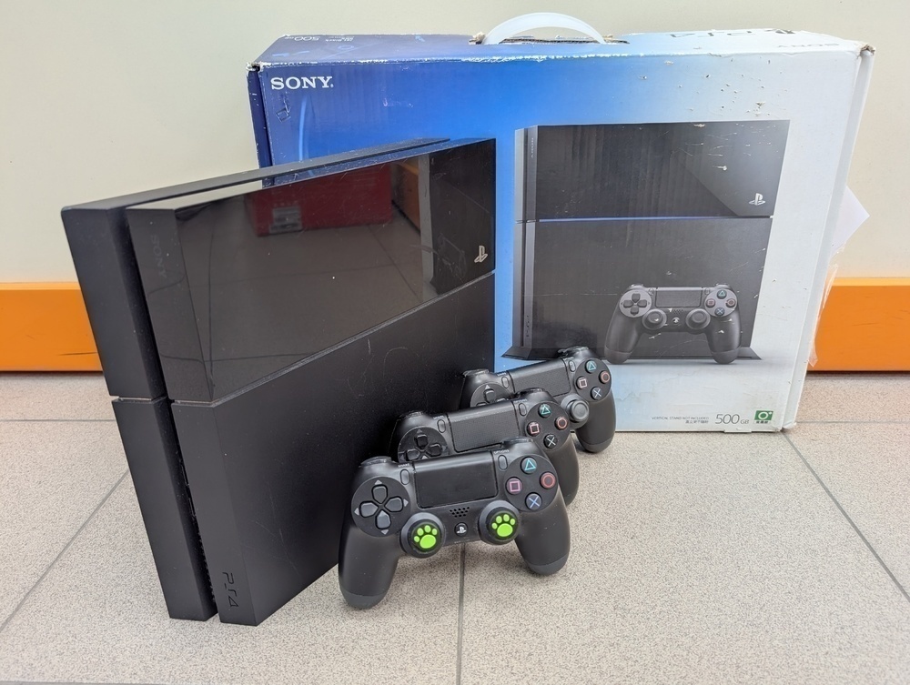 Игровая приставка PlayStation 4 FAT 500GB