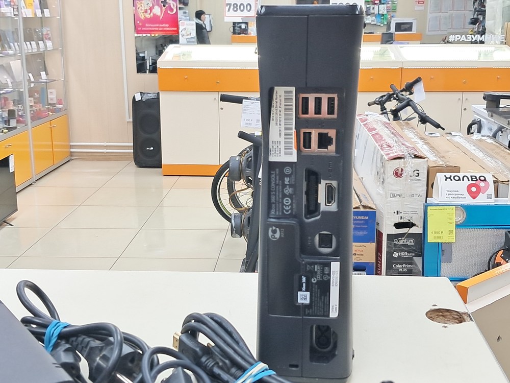 Игровая приставка Xbox 360;