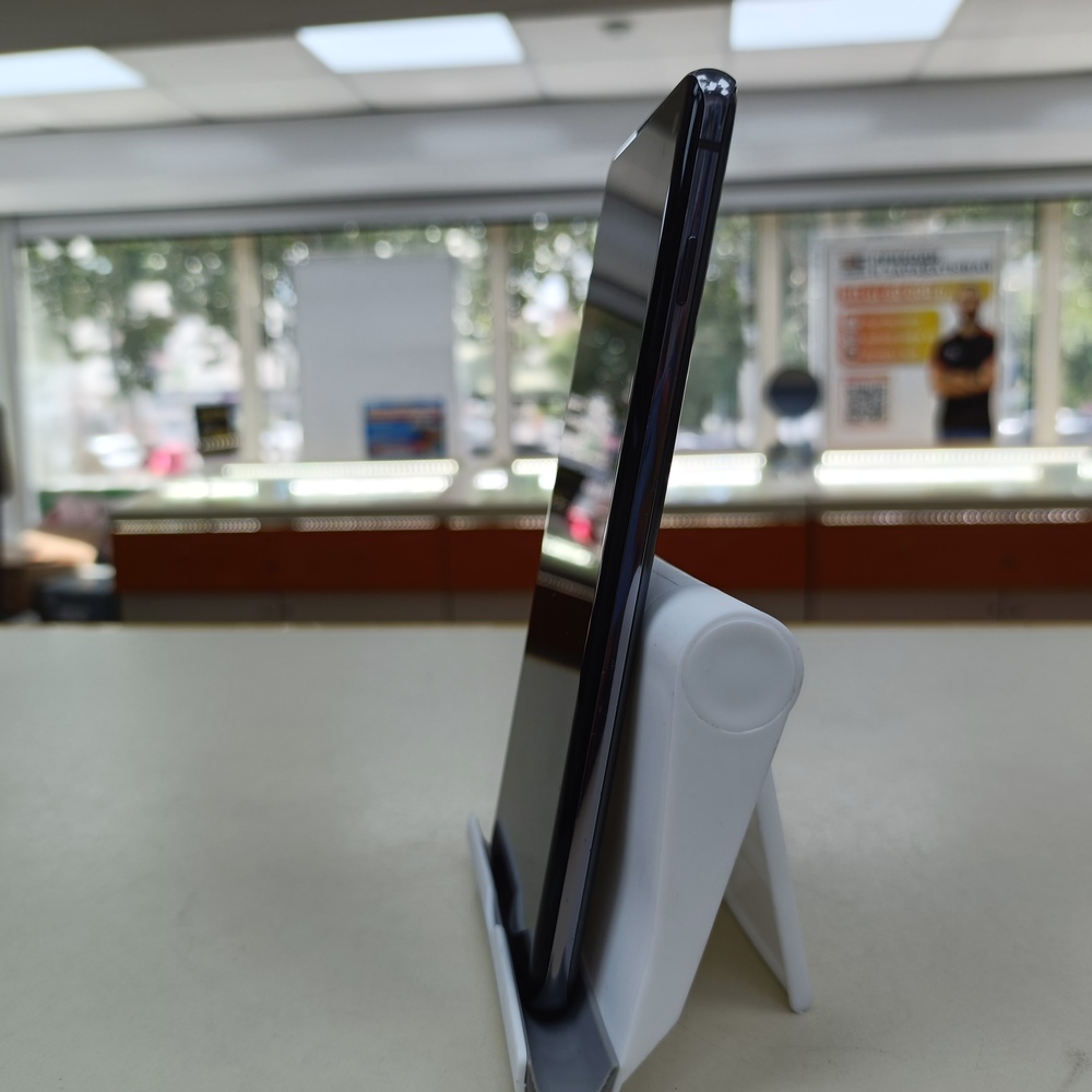 Смартфон Samsung Galaxy S10 8/128