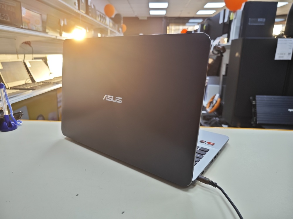 Ноутбук ASUS; A8-7410, AMD Radeon (TM) Graphics, 4 Гб, Нет, 1 Tb