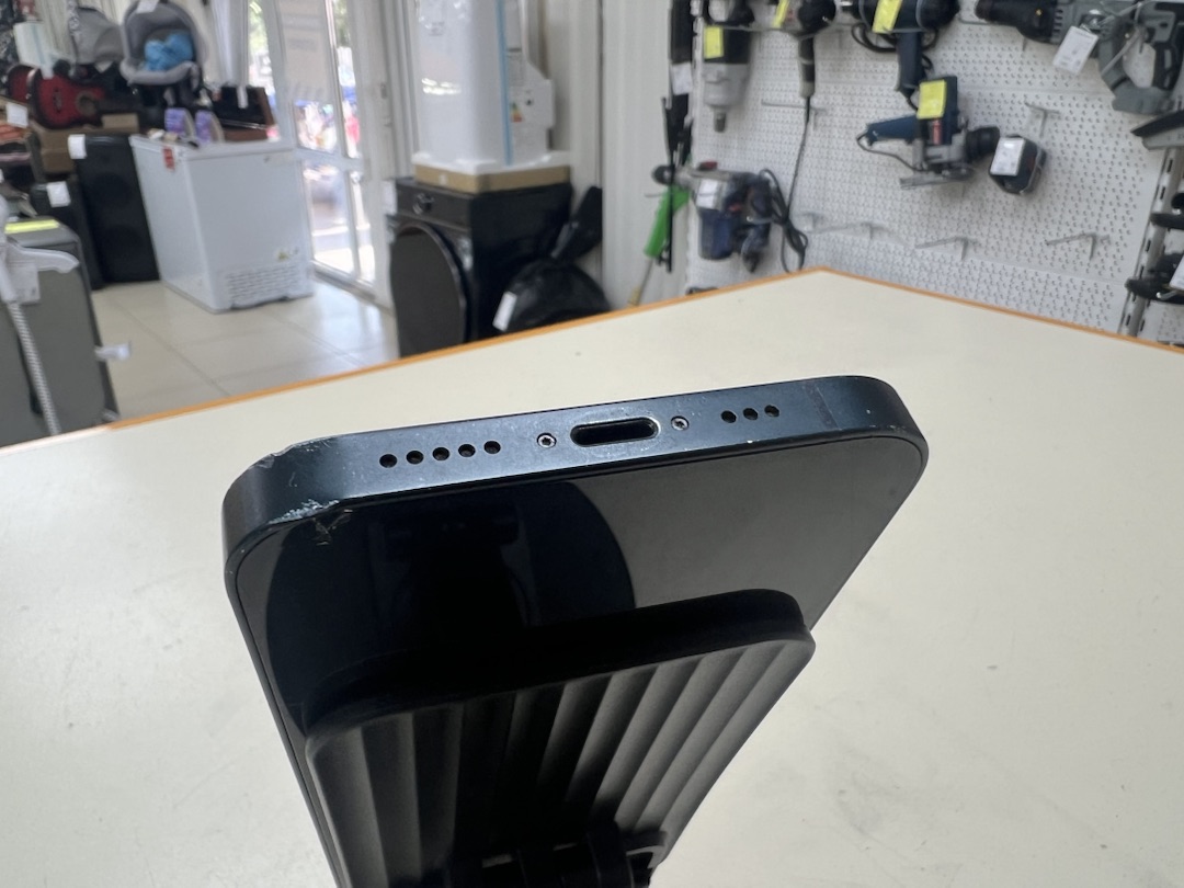 Смартфон Apple iPhone 13 128Gb