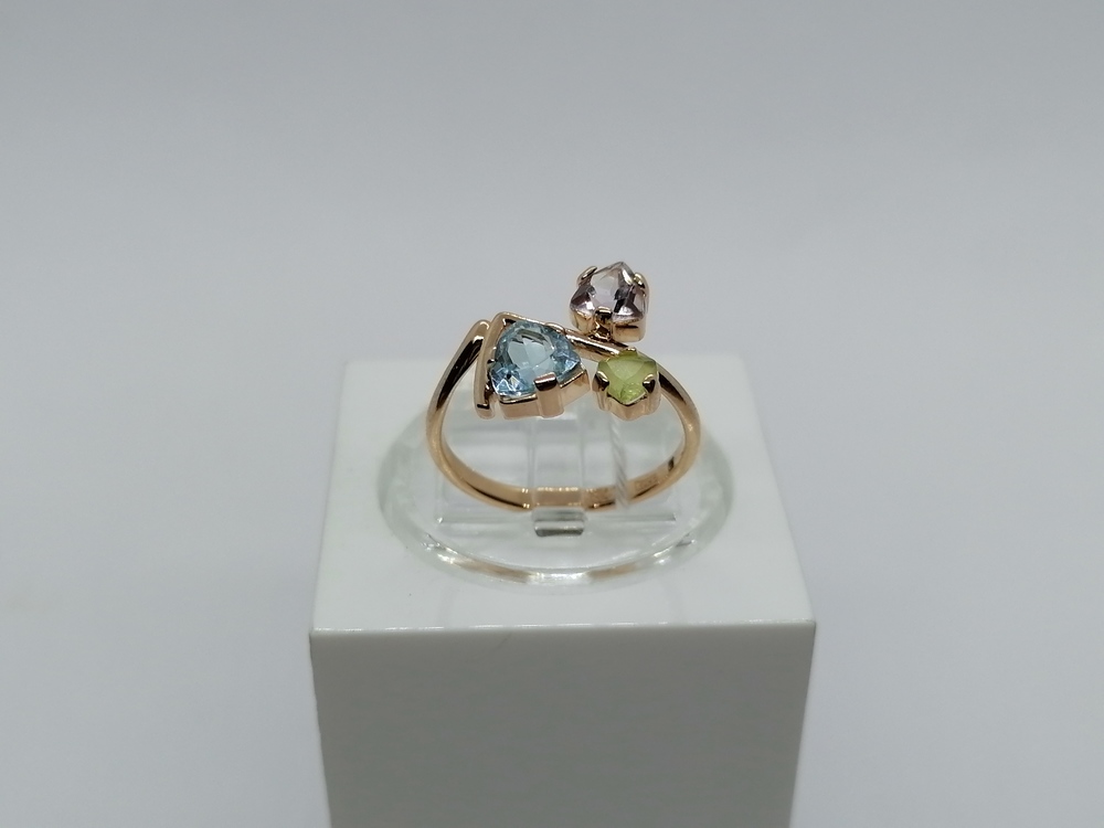 КОЛЬЦО С КАМНЯМИ (Au 585)