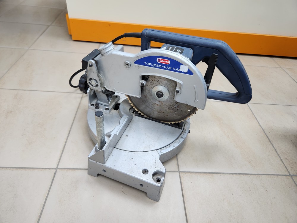 Торцовочная пила Диолд ПТД-1.3М-210